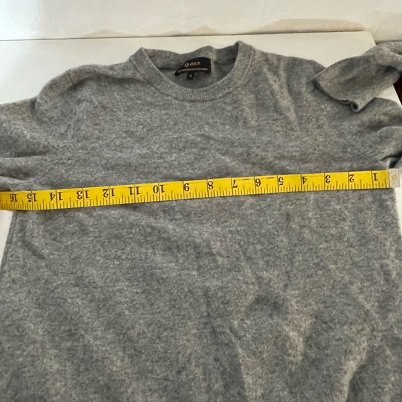 Quince Mongolian Cashmere Crewneck - Picture 7 of 8